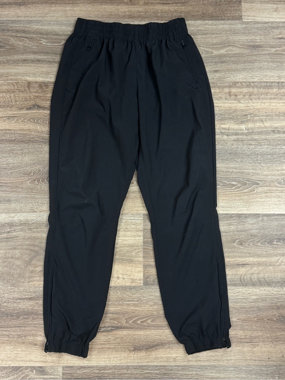 Aritzia TNA Move Black Athletic Joggers Women’s Medium